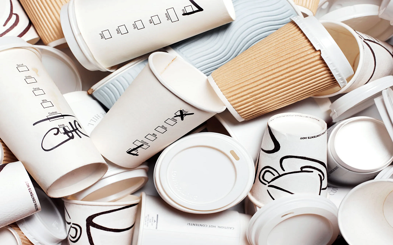 How does sustainability impact the choice of disposable paper cup suppliers?